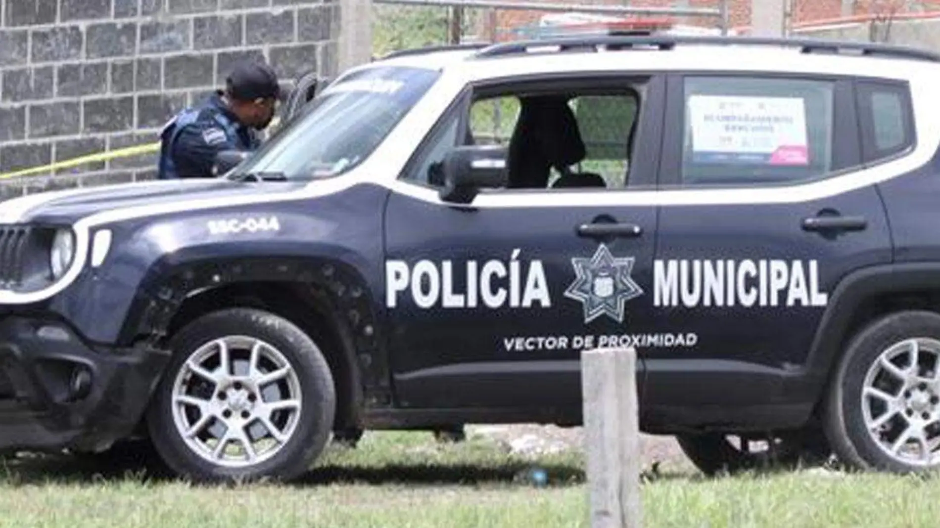 policía detiene a presuntos ladrones de autopartes 